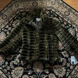 Faux fur jacket. Size xs. Alberto Makali